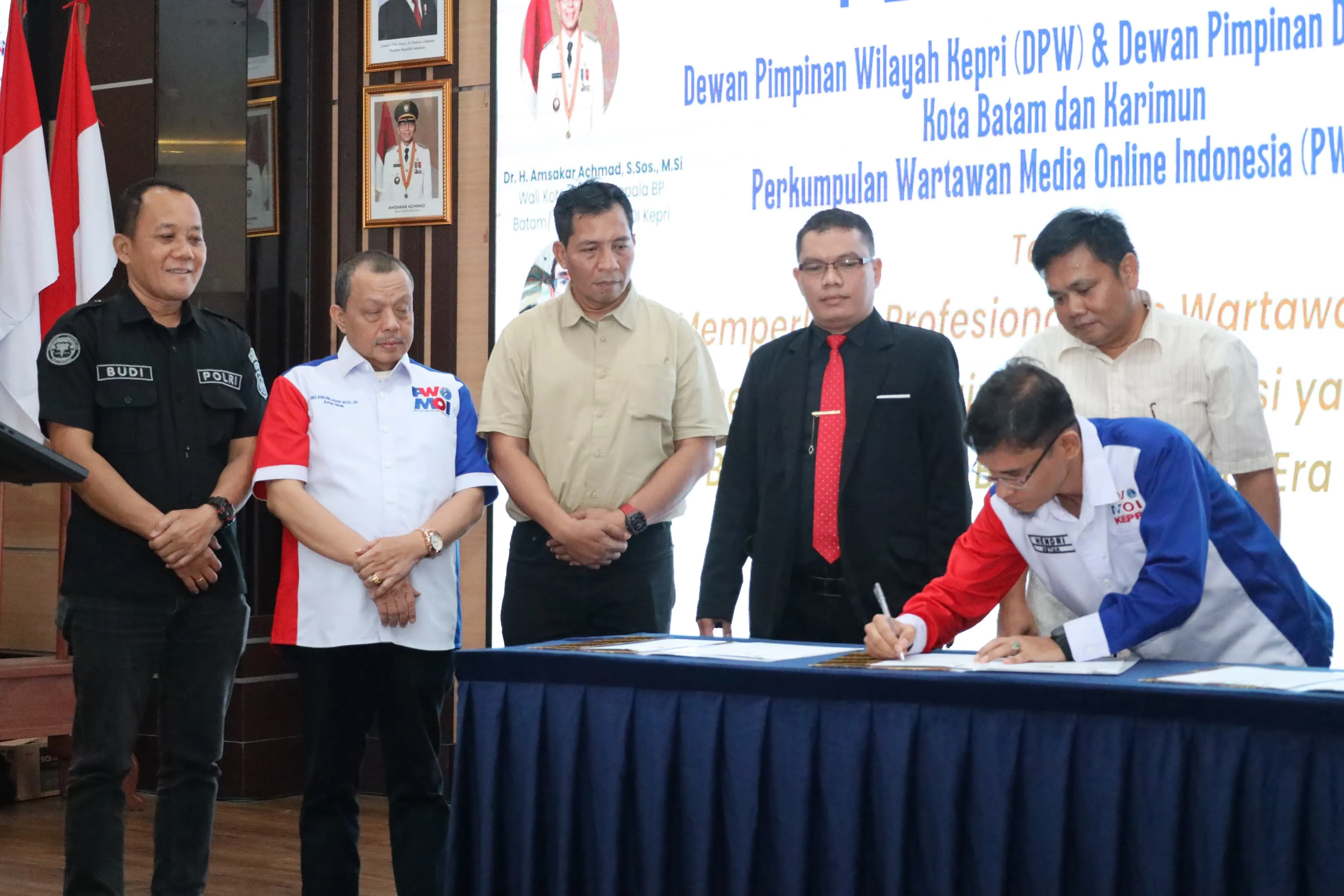 Kolaborasi Strategis Law Firm Equitas Pakpahan dengan PWMOI Kepri